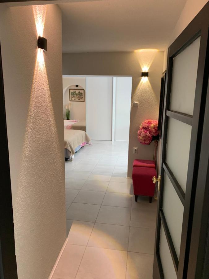 Apartment Urban Oasis 茨里克韦尼察 外观 照片